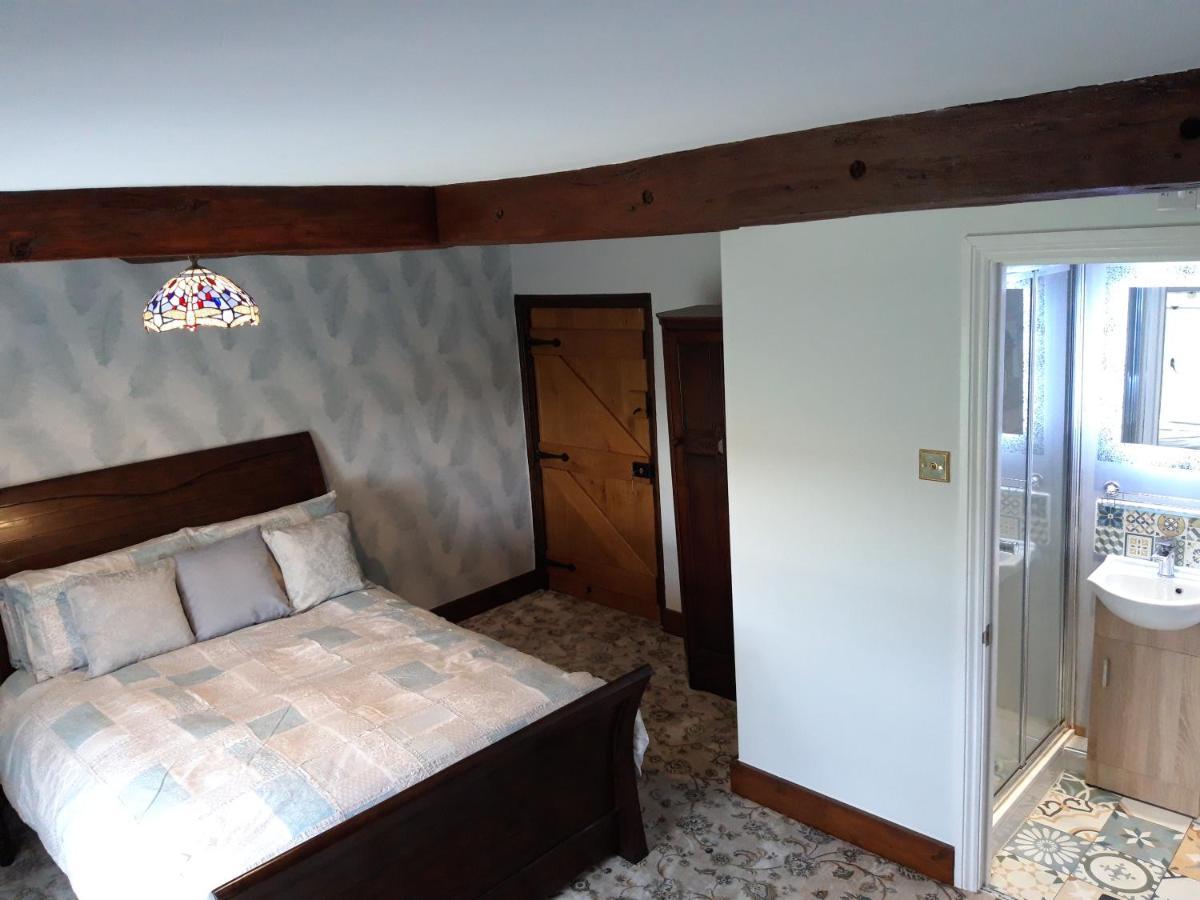 Upper Eyton Bed & Breakfast *