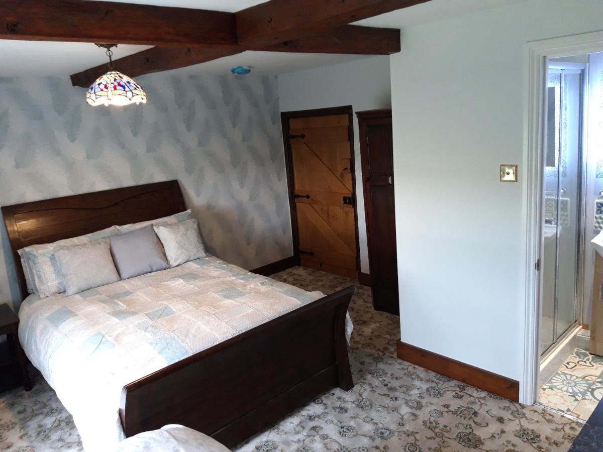 Upper Eyton Bed & Breakfast *